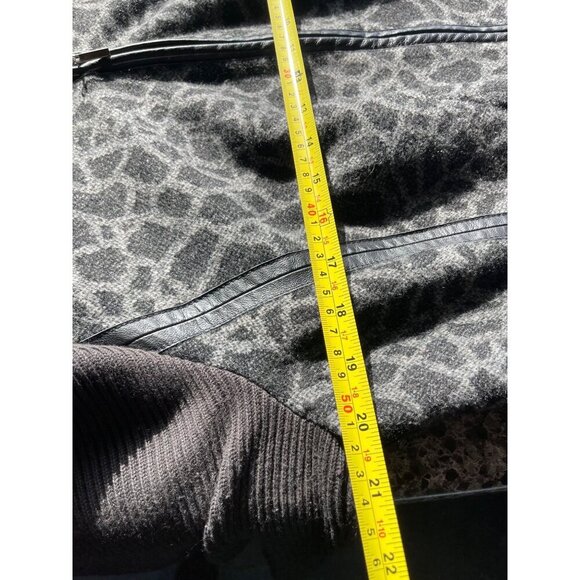 Peter Nygard Womens OX Animal Print Cardigan Sweater Jacket With Zipper & Pocket - Picture 10 of 16